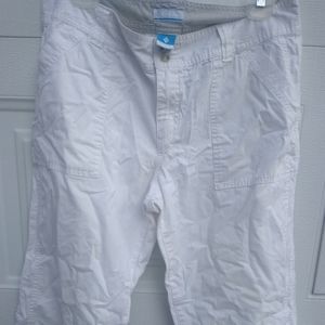 Columbia Sportswear Company White Capris Size 12